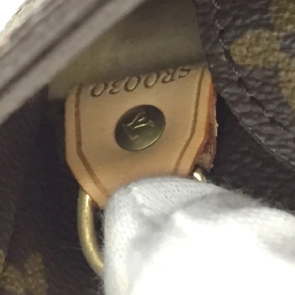 Louis Vuitton Monogram Luco Tote Shoulder Bag - Picture 8 of 10